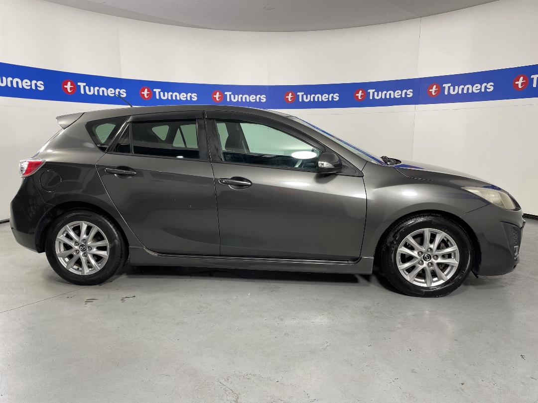 Photo '23' of Mazda Axela