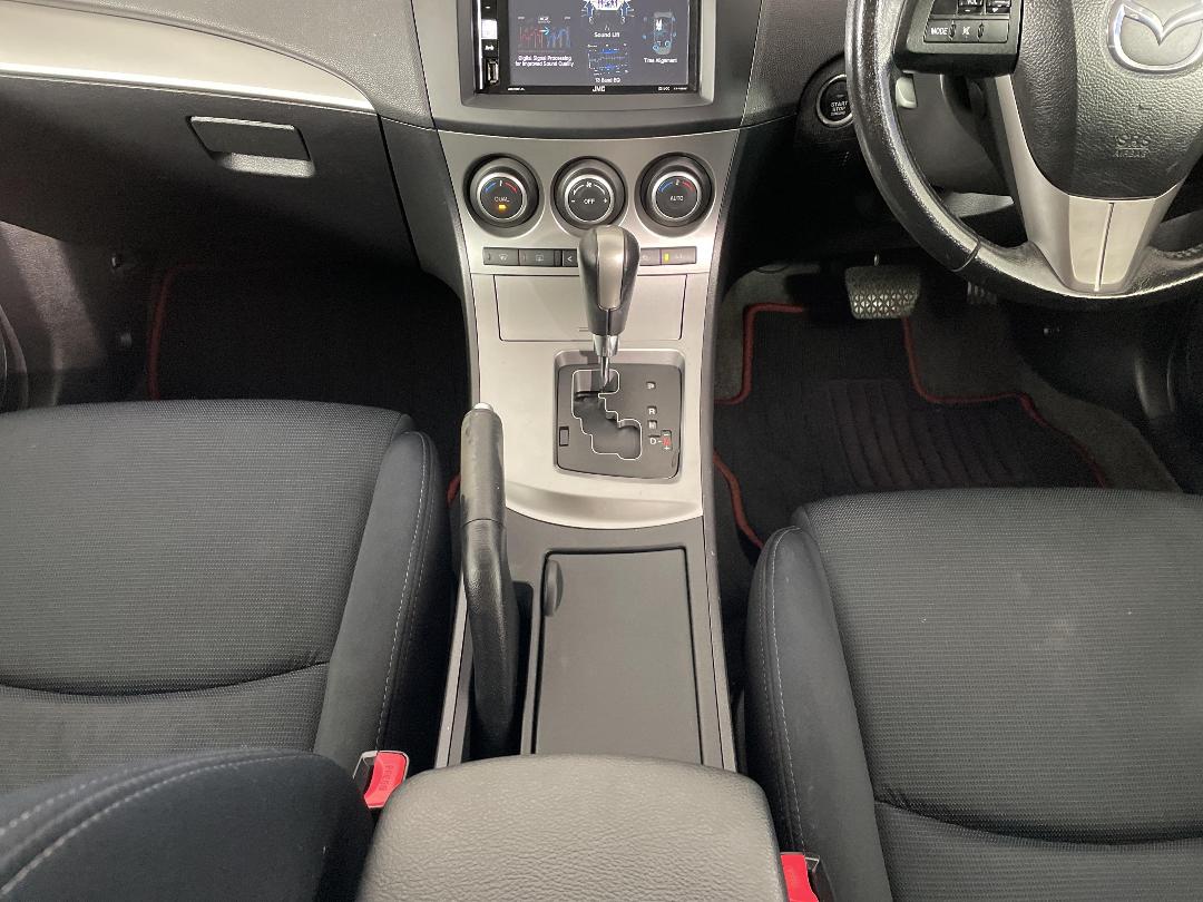 Photo '18' of Mazda Axela