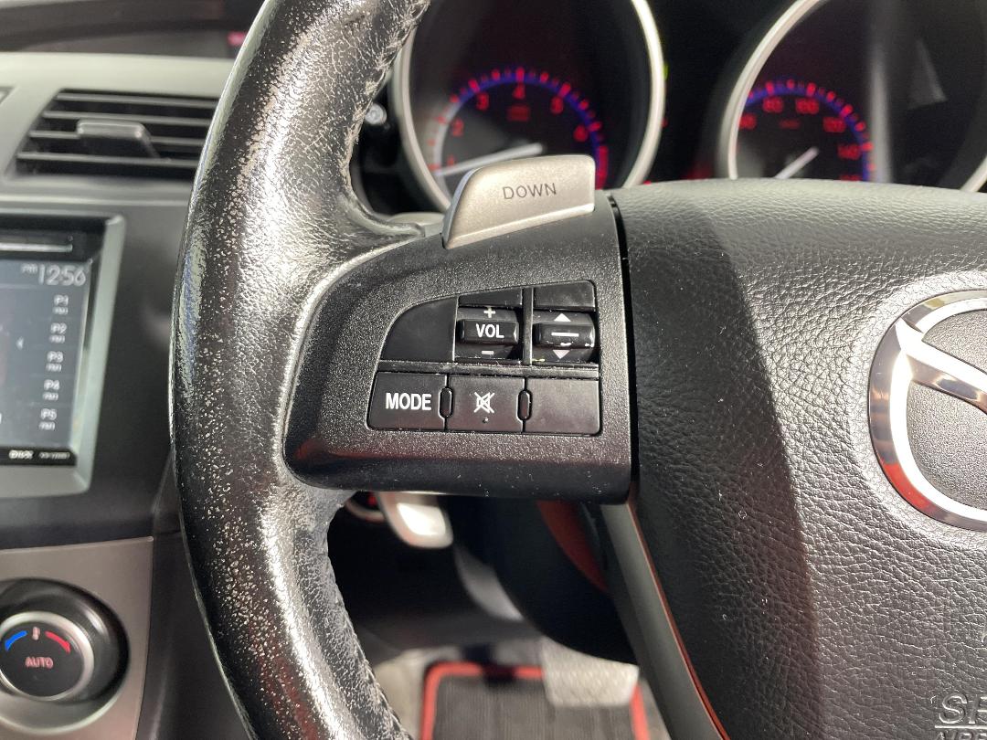 Photo '30' of Mazda Axela