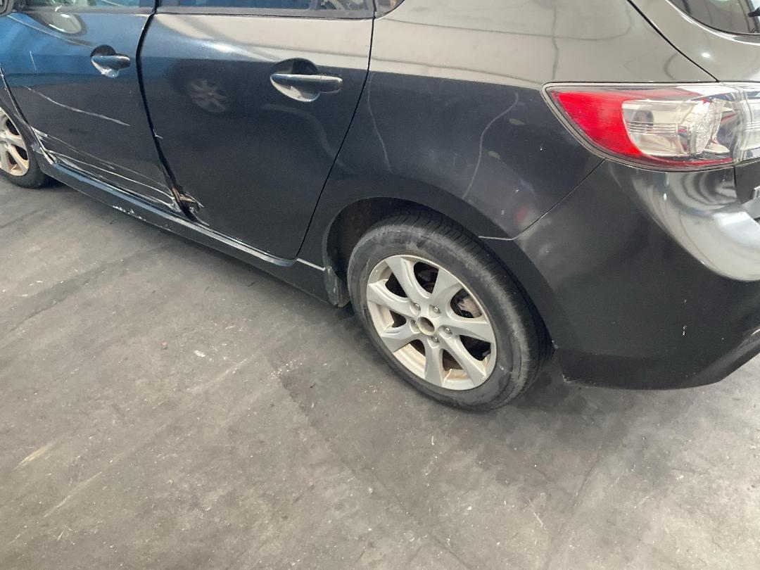 Photo '10' of Mazda Axela