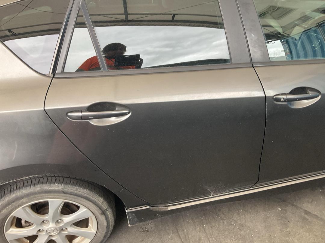 Photo '15' of Mazda Axela