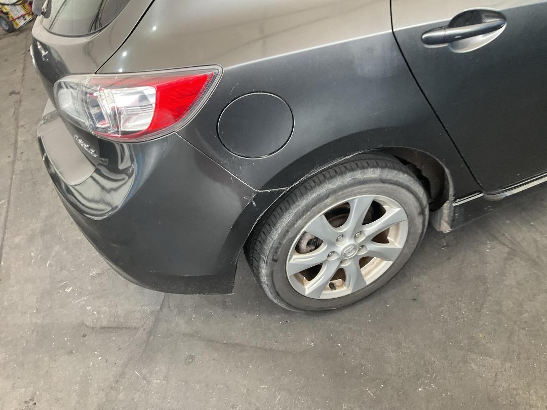 Photo '14' of Mazda Axela