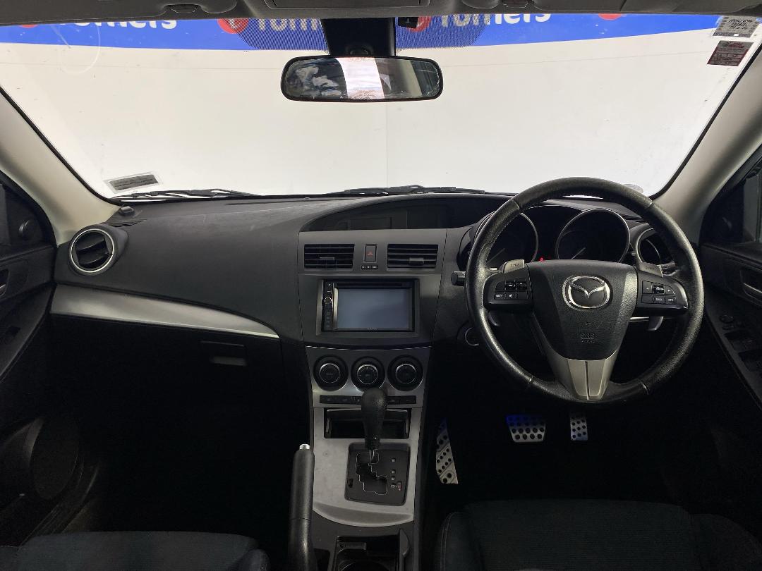 Photo '17' of Mazda Axela Photo '17' of Mazda Axela