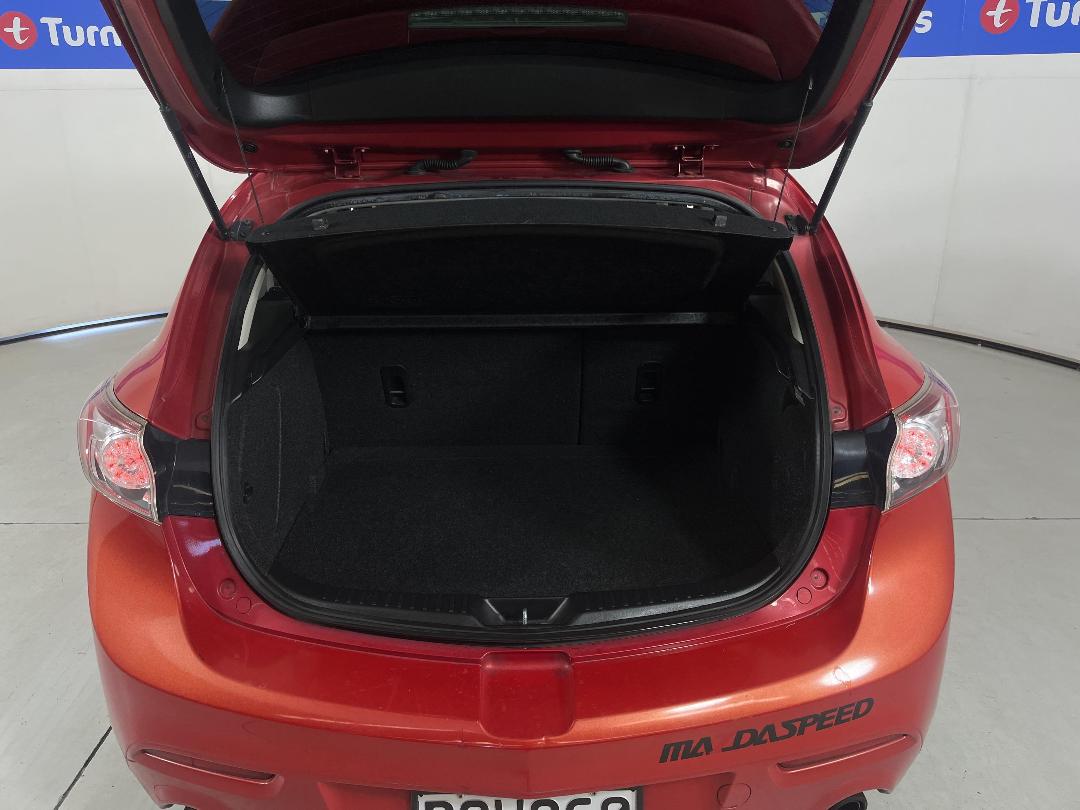 Photo '14' of Mazda Axela