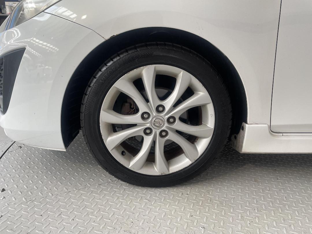 Photo '10' of Mazda Axela Photo '10' of Mazda Axela