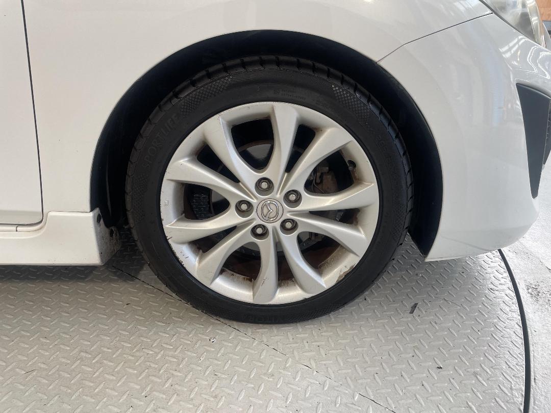 Photo '9' of Mazda Axela Photo '9' of Mazda Axela