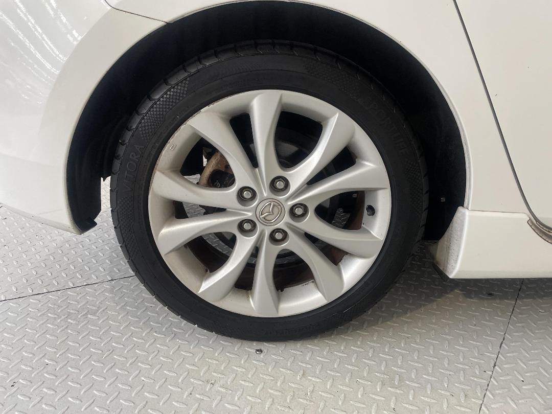 Photo '12' of Mazda Axela Photo '12' of Mazda Axela