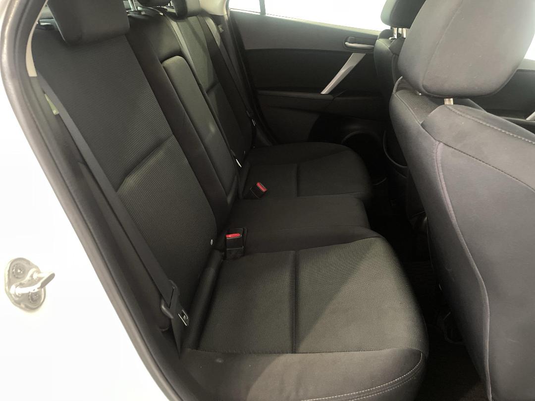 Photo '20' of Mazda Axela Photo '20' of Mazda Axela