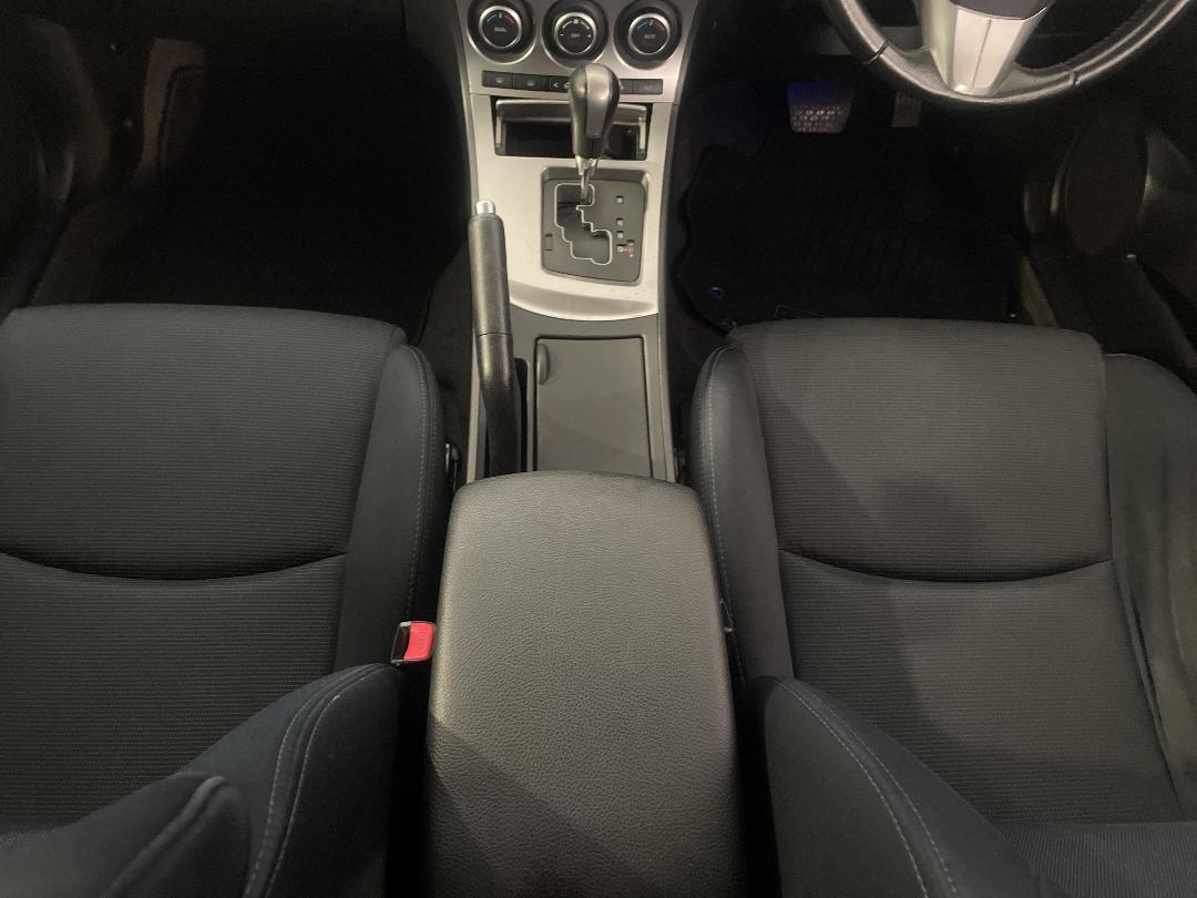 Photo '18' of Mazda Axela Photo '18' of Mazda Axela