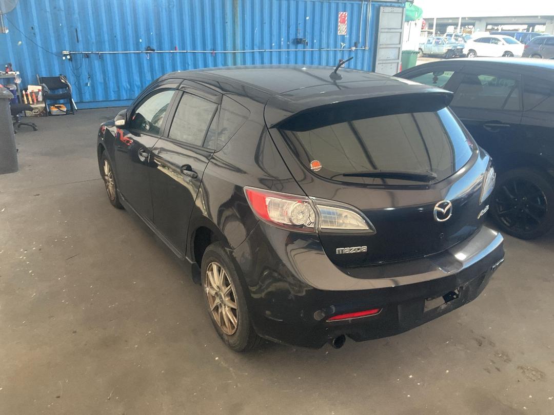 Photo '9' of Mazda Axela Photo '9' of Mazda Axela