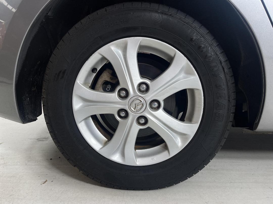 Photo '12' of Mazda Axela