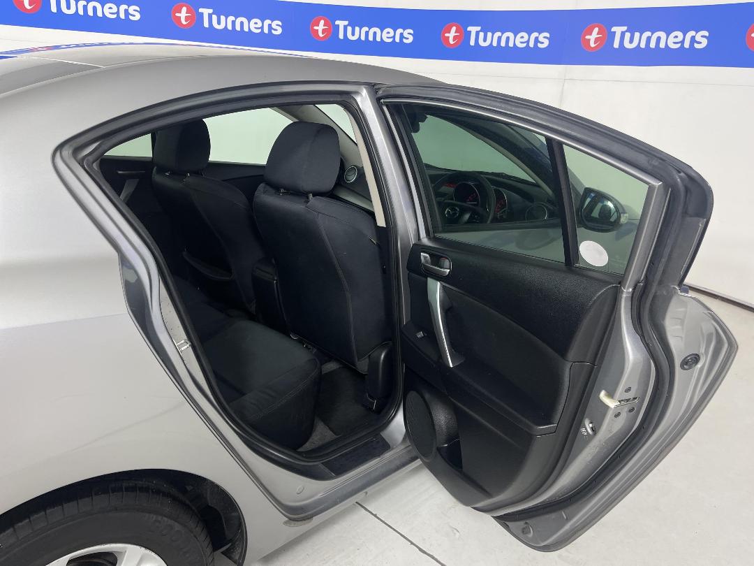 Photo '19' of Mazda Axela