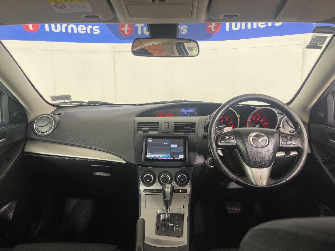 Photo '17' of Mazda Axela