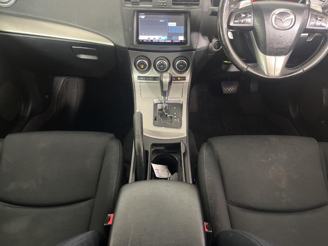 Photo '23' of Mazda Axela