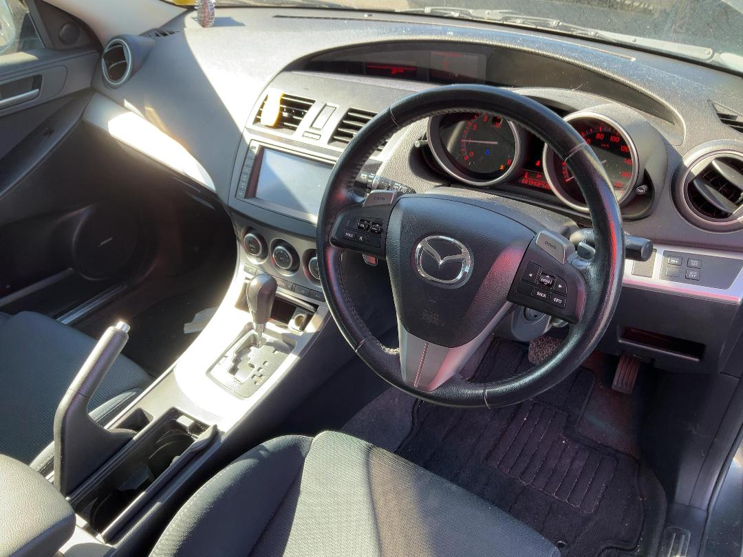 Photo '12' of Mazda Axela