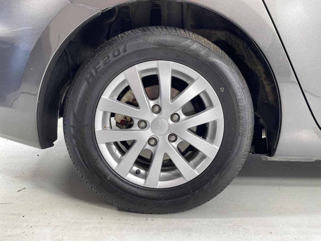 Photo '12' of Mazda Axela