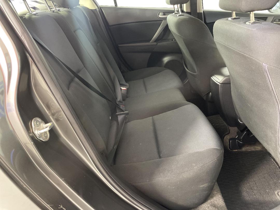 Photo '20' of Mazda Axela