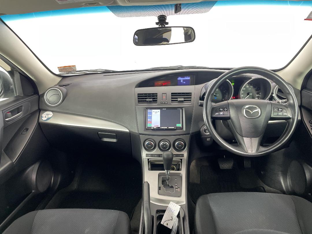 Photo '17' of Mazda Axela