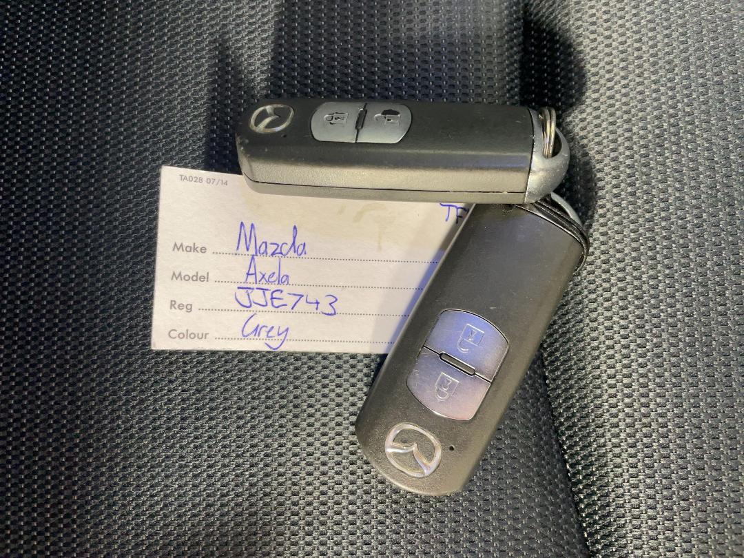 Photo '22' of Mazda Axela