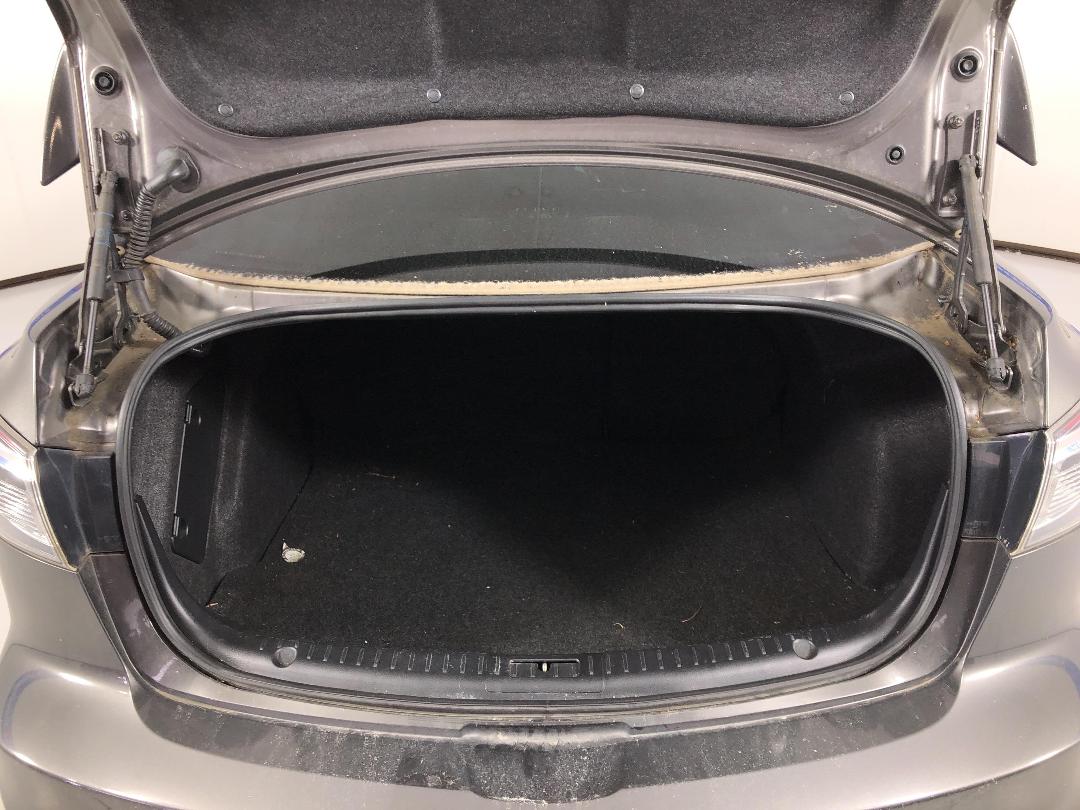 Photo '14' of Mazda Axela Photo '14' of Mazda Axela