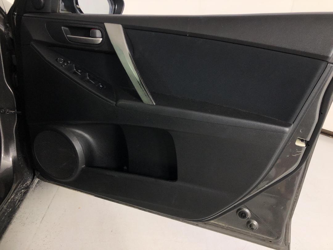 Photo '15' of Mazda Axela Photo '15' of Mazda Axela