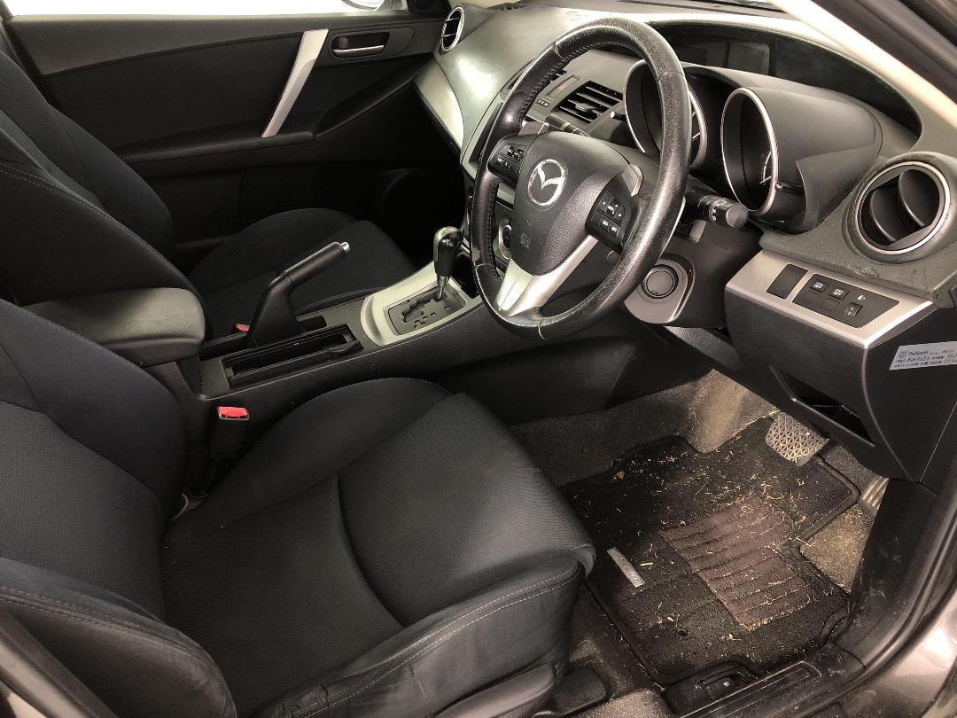 Photo '16' of Mazda Axela Photo '16' of Mazda Axela