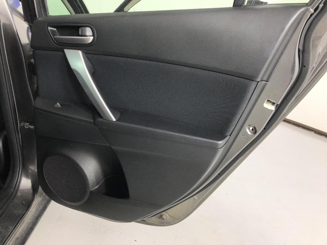 Photo '19' of Mazda Axela Photo '19' of Mazda Axela