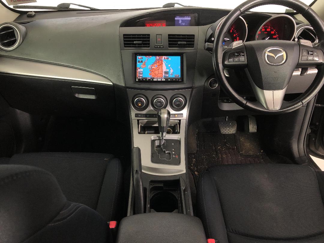 Photo '17' of Mazda Axela Photo '17' of Mazda Axela