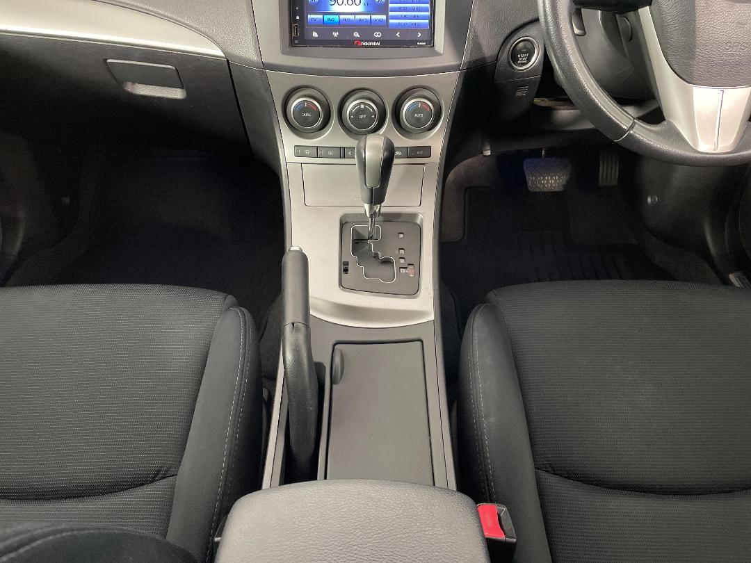 Photo '18' of Mazda Axela