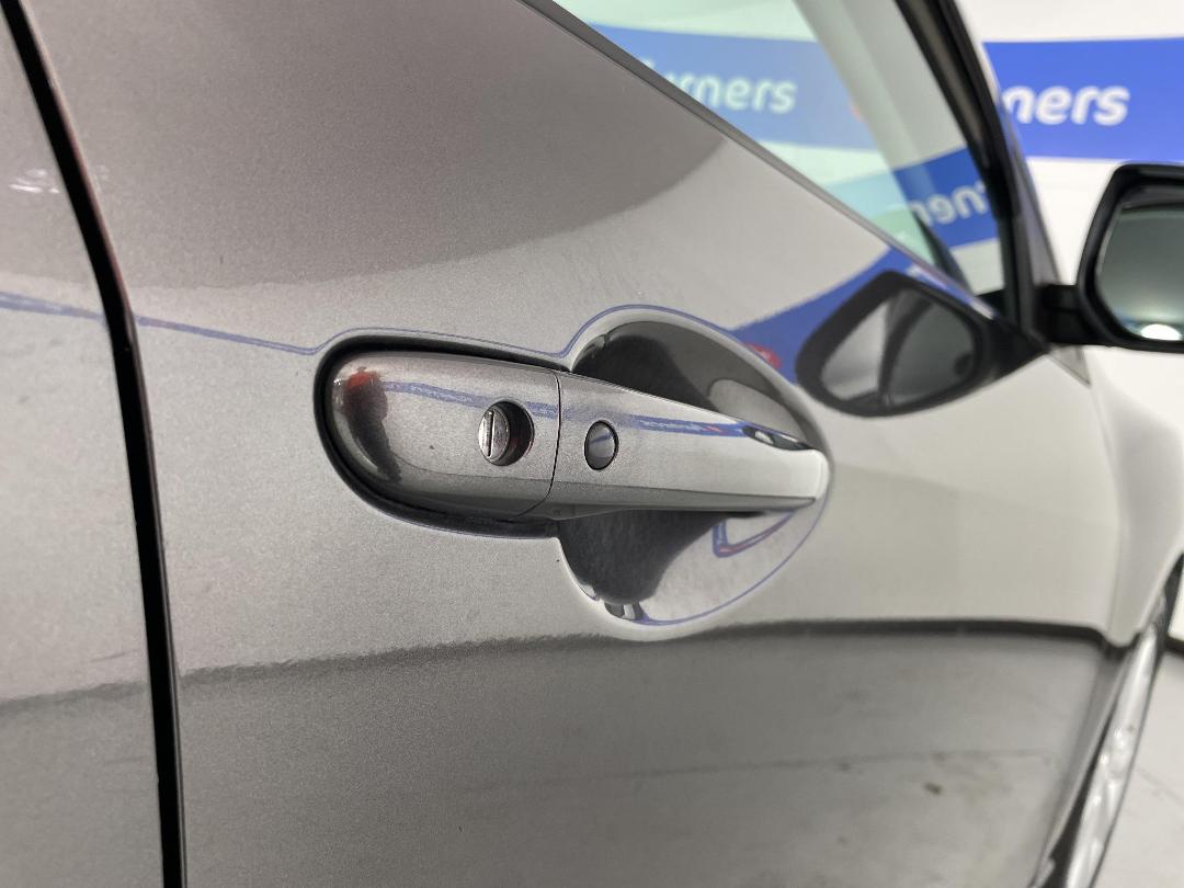 Photo '25' of Mazda Axela