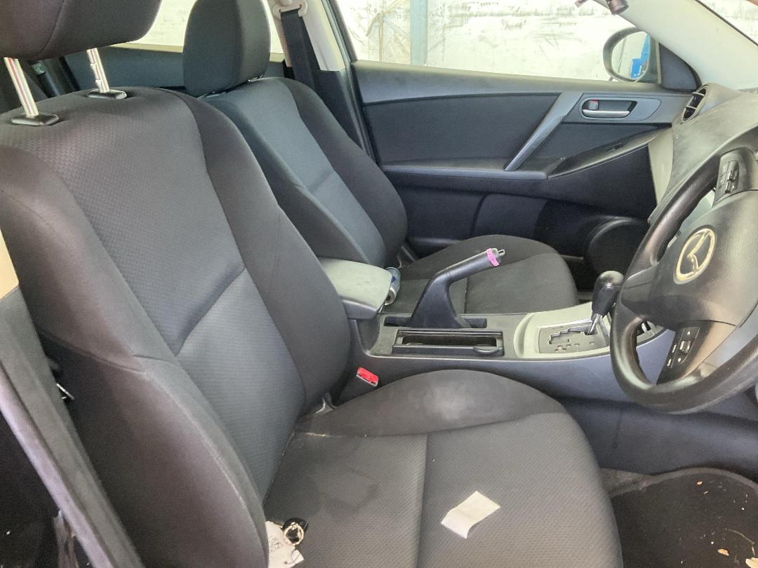 Photo '14' of Mazda Axela