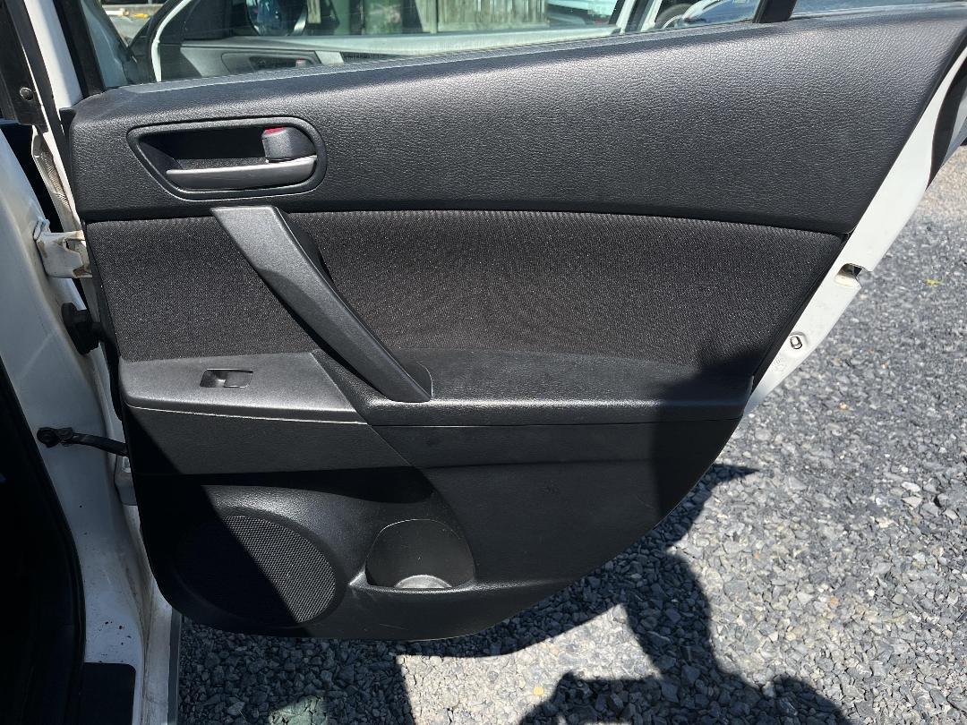 Photo '17' of Mazda Axela Photo '17' of Mazda Axela