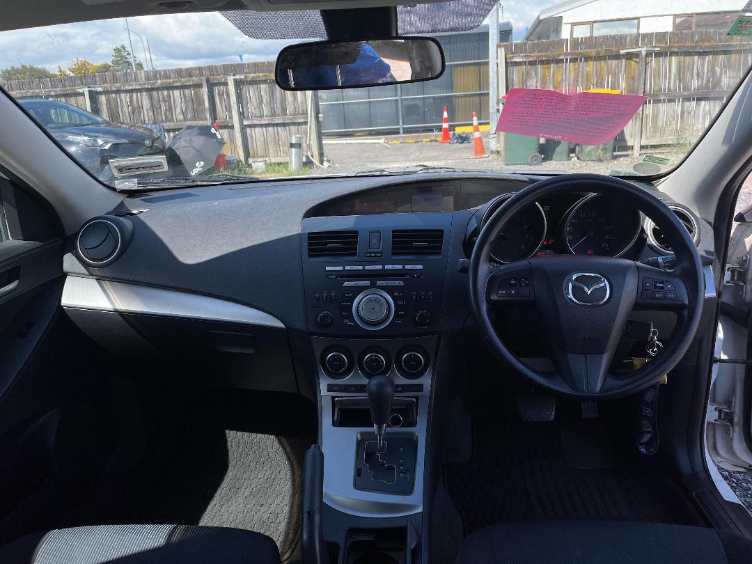 Photo '15' of Mazda Axela Photo '15' of Mazda Axela