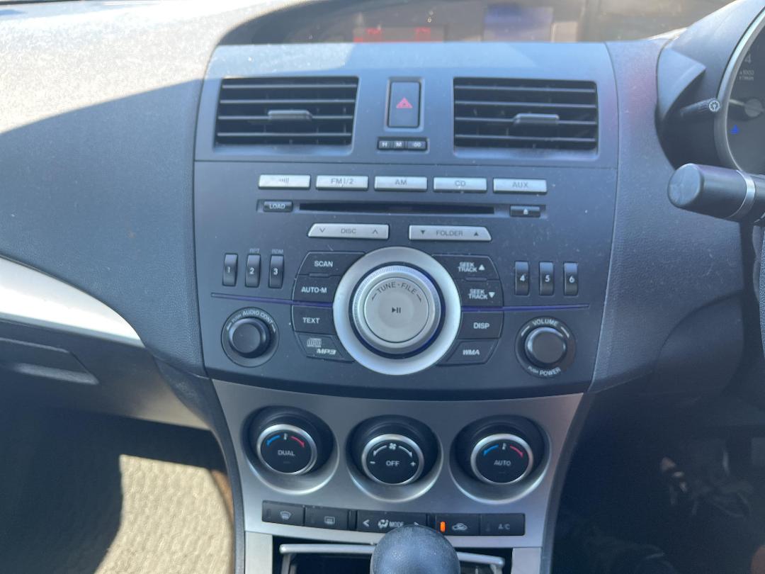 Photo '21' of Mazda Axela Photo '21' of Mazda Axela