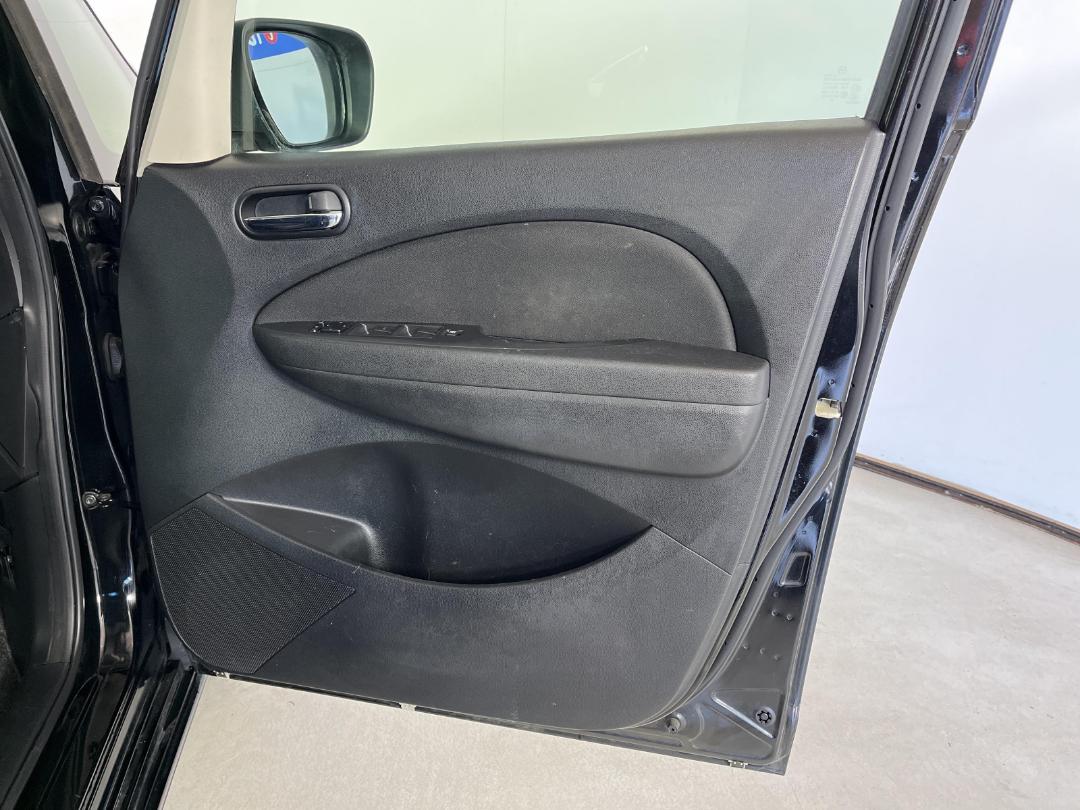 Photo '15' of Mazda Biante