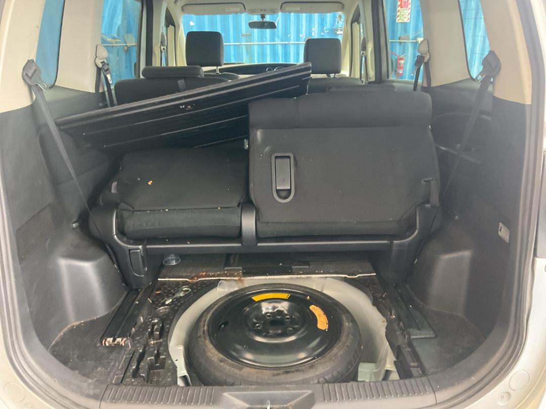 Photo '13' of Mazda Biante Photo '13' of Mazda Biante