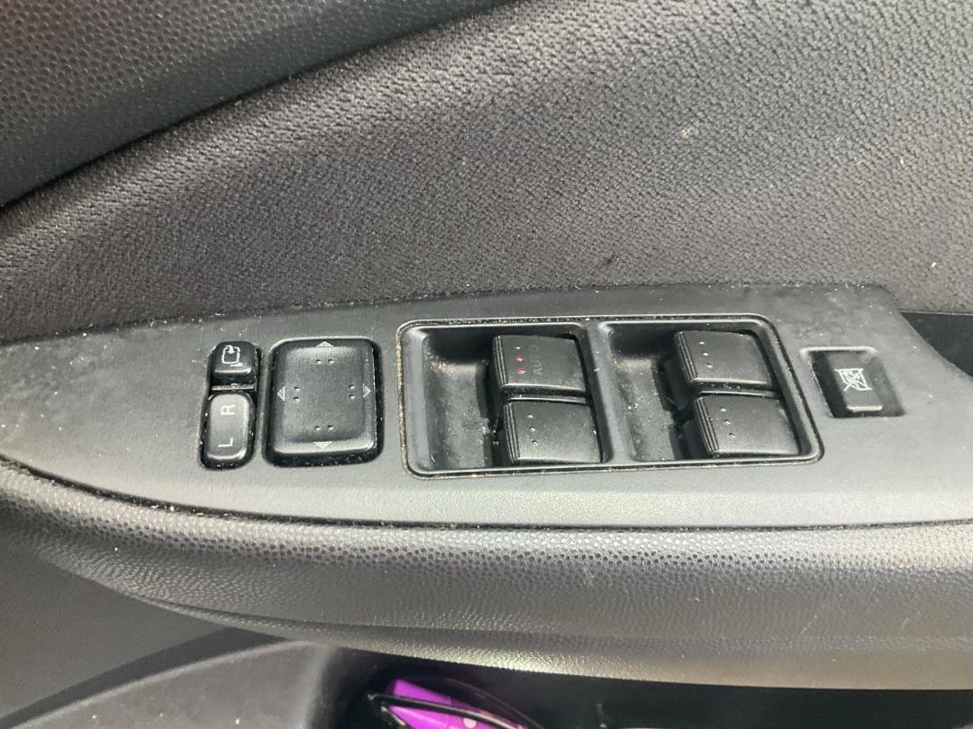 Photo '21' of Mazda Biante Photo '21' of Mazda Biante