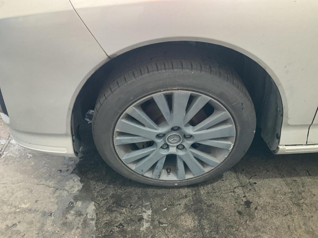 Photo '8' of Mazda Biante Photo '8' of Mazda Biante