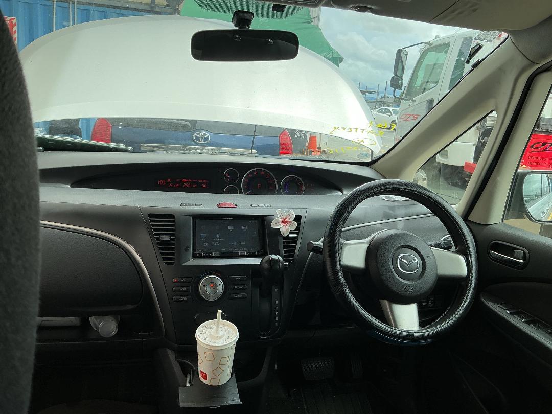 Photo '16' of Mazda Biante Photo '16' of Mazda Biante