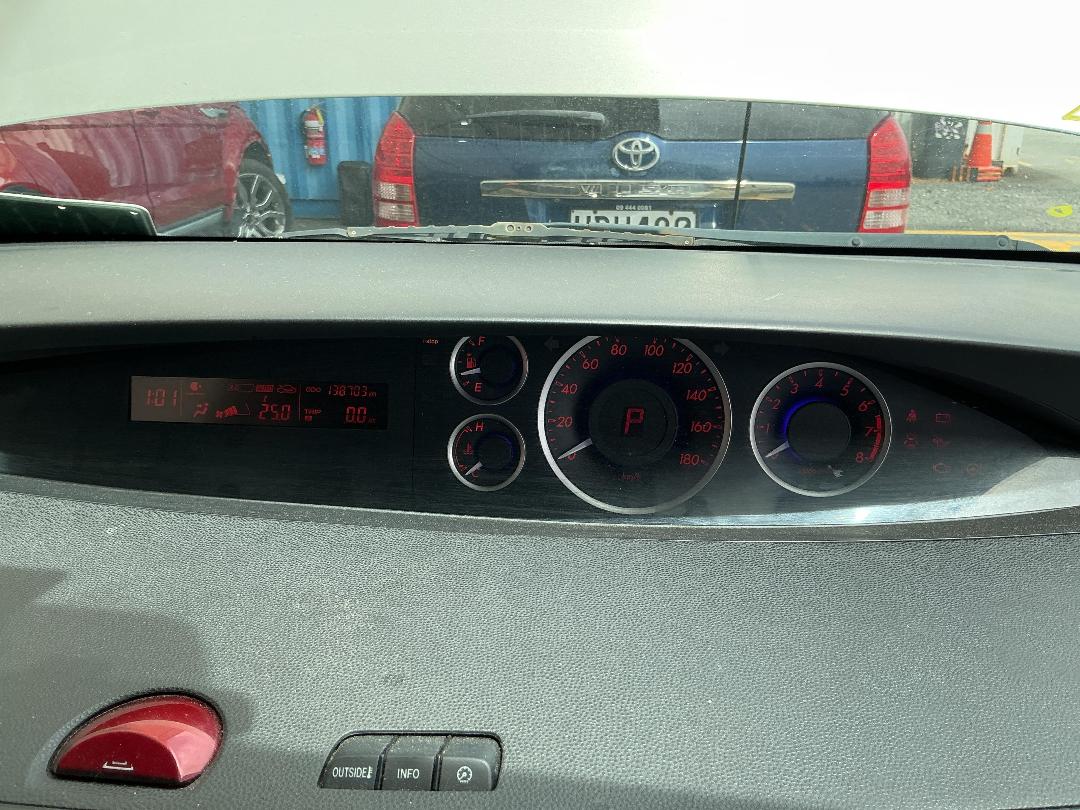 Photo '20' of Mazda Biante Photo '20' of Mazda Biante