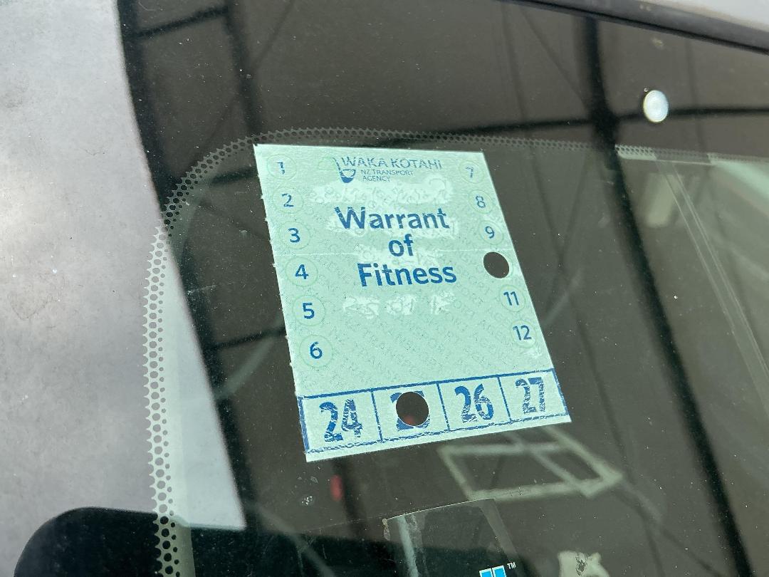 Photo '28' of Mazda Biante Photo '28' of Mazda Biante