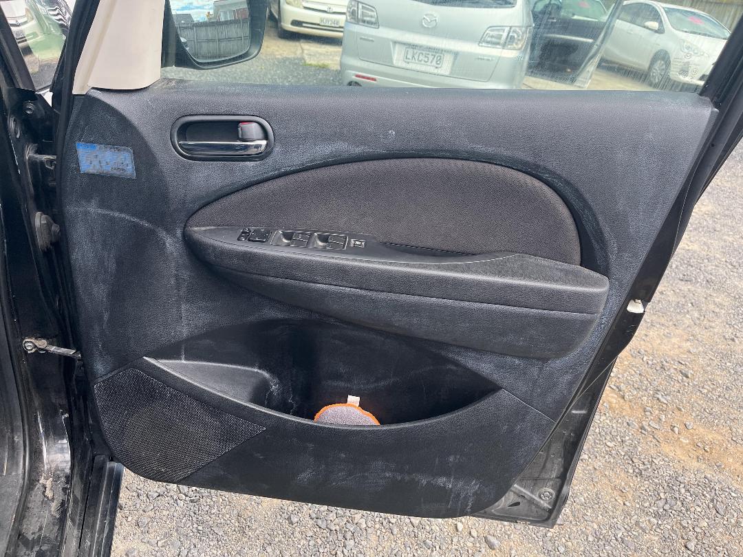 Photo '13' of Mazda Biante