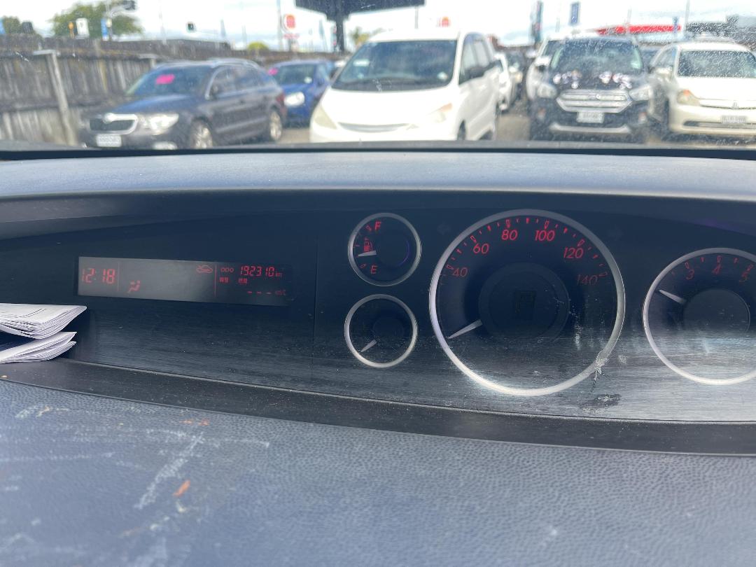 Photo '18' of Mazda Biante