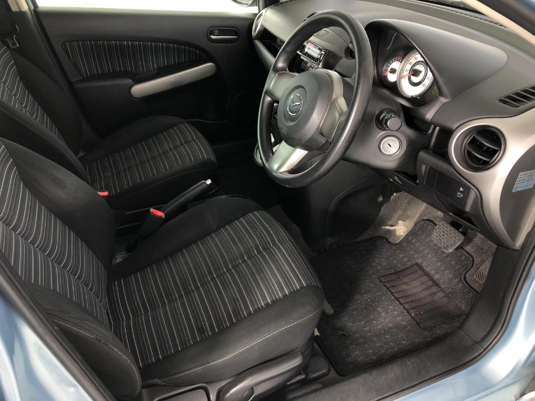 Photo '16' of Mazda Demio