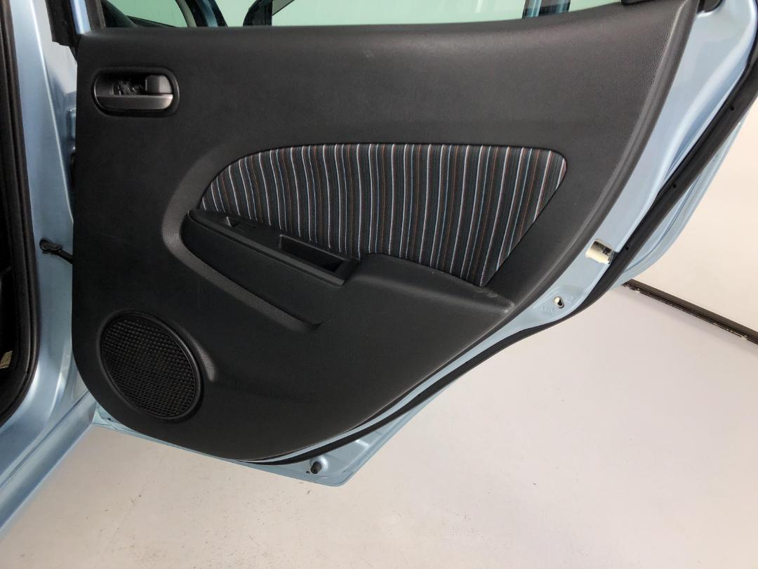 Photo '19' of Mazda Demio