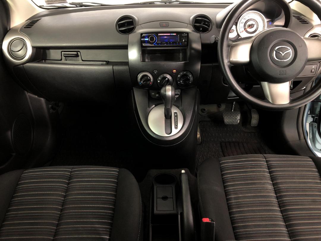 Photo '17' of Mazda Demio