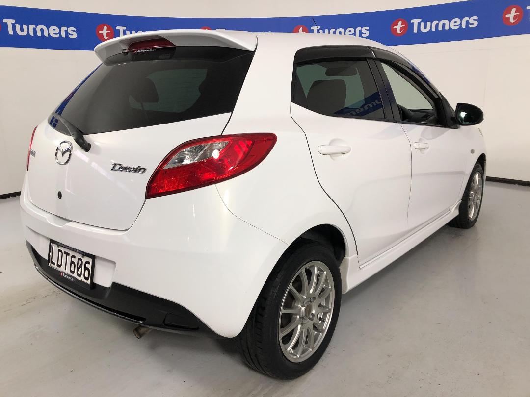 Photo '7' of Mazda Demio