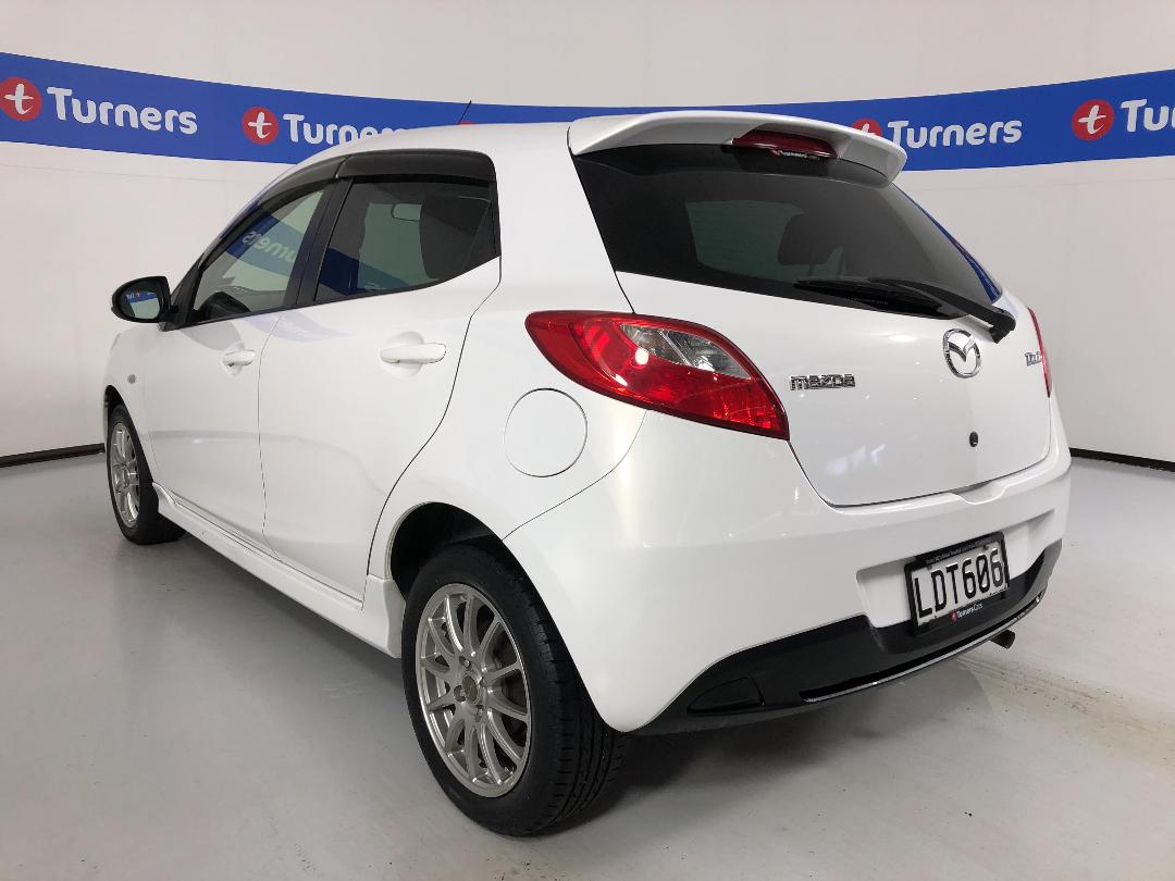 Photo '5' of Mazda Demio