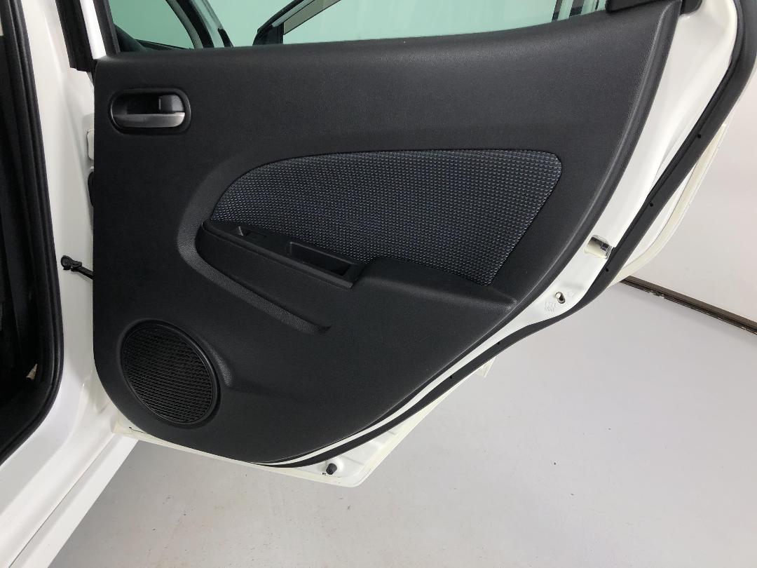 Photo '19' of Mazda Demio