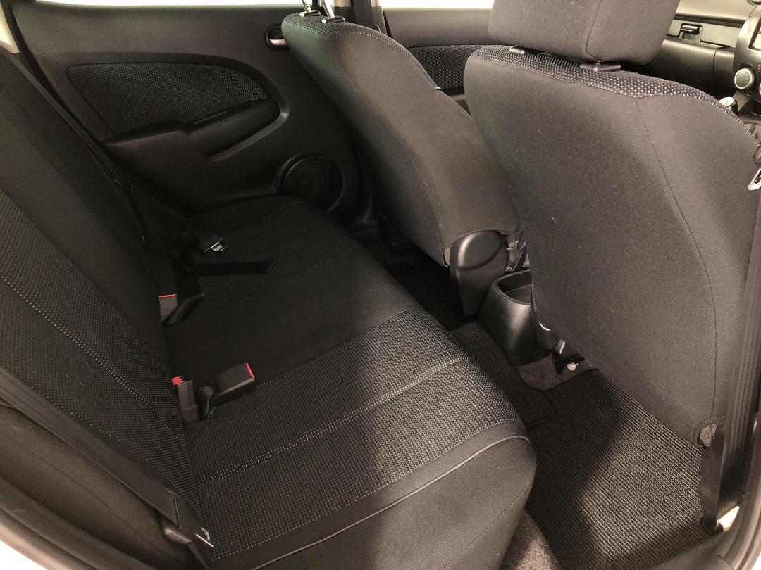 Photo '20' of Mazda Demio